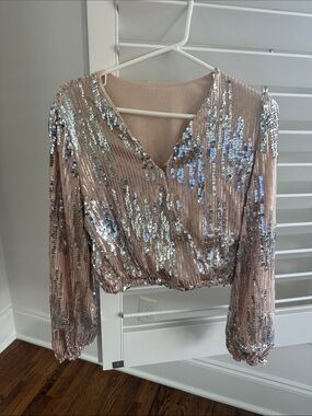 Sequin V-Neck Crop Top in Blush